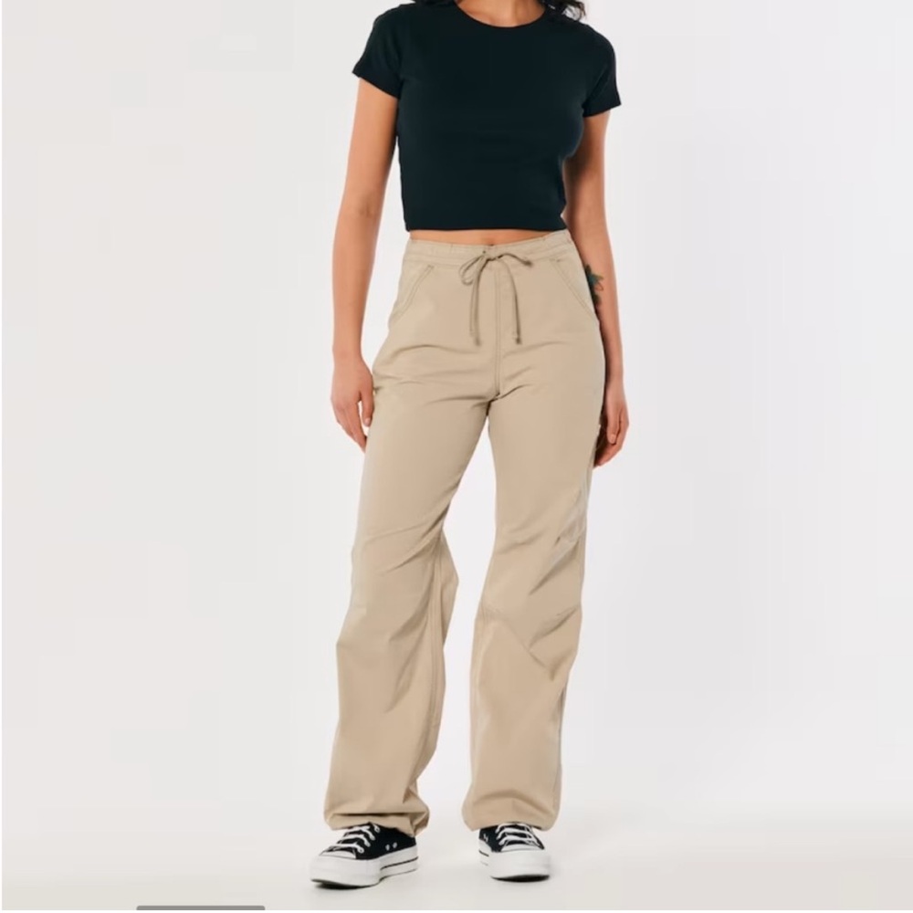 Hollister Ultra High Rise Baggy Parachute Pants